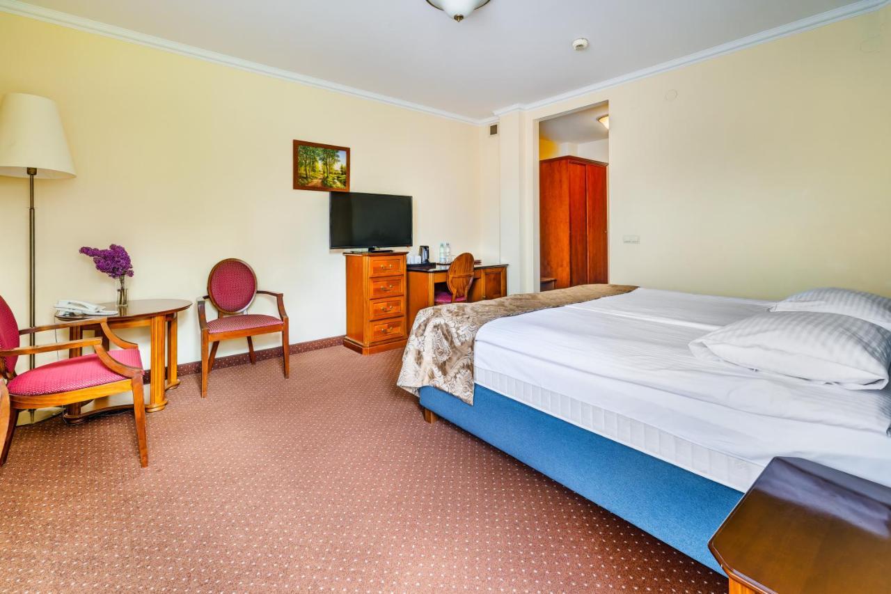 Hotel Pan Tadeusz Serock Eksteriør billede